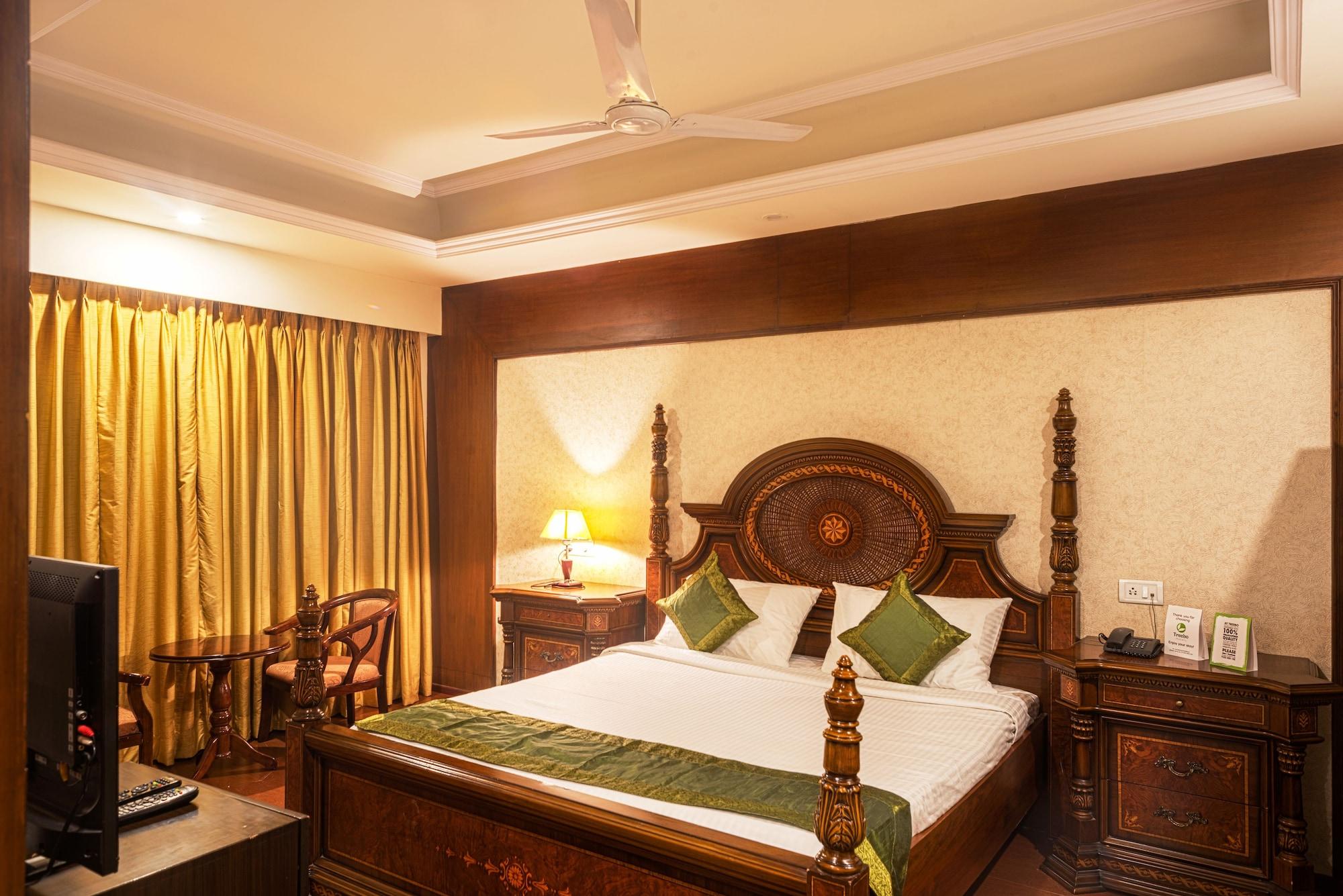 Treebo Trend Grand Plaza Nampally ไฮเดอราบัด ภายนอก รูปภาพ
