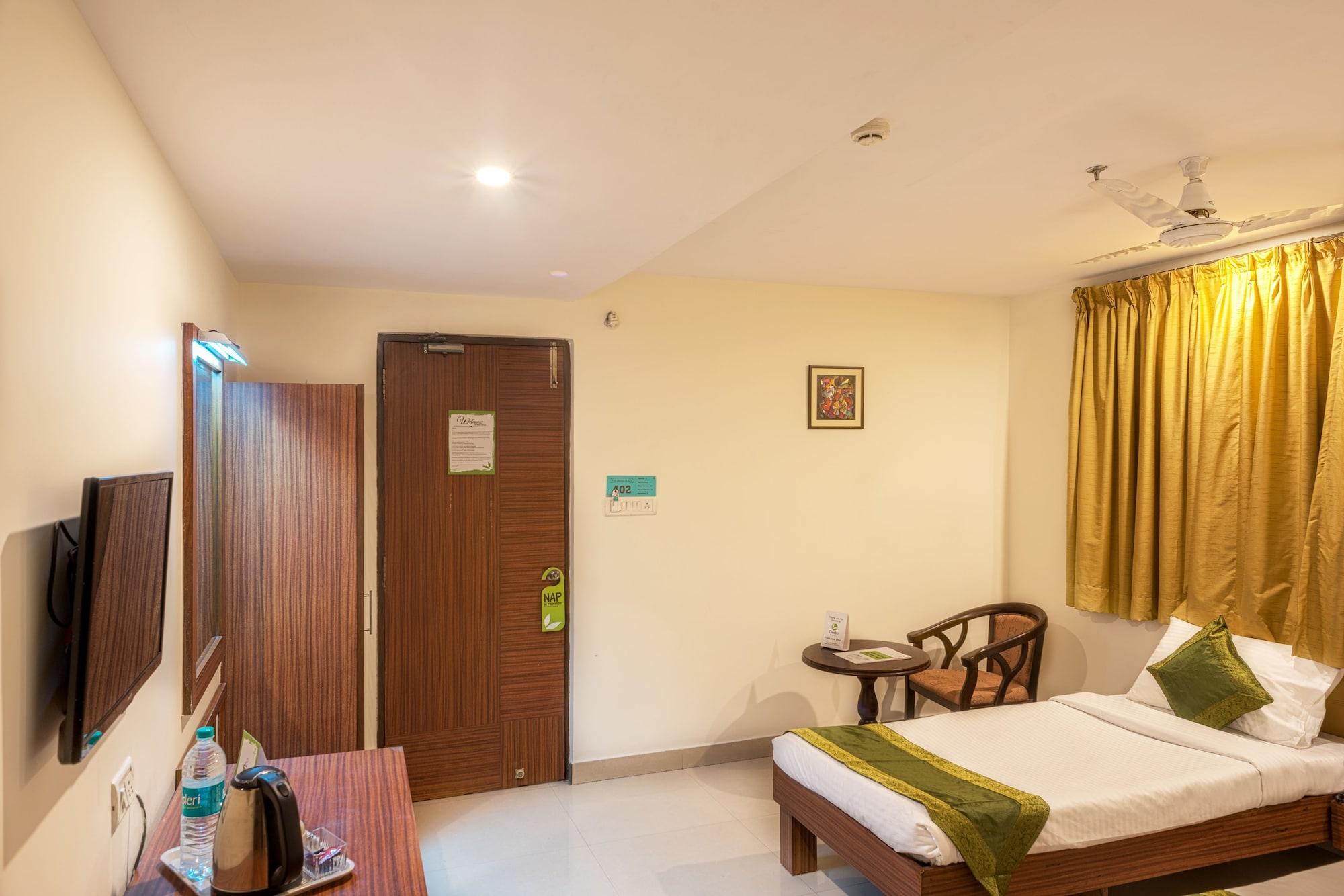 Treebo Trend Grand Plaza Nampally ไฮเดอราบัด ภายนอก รูปภาพ