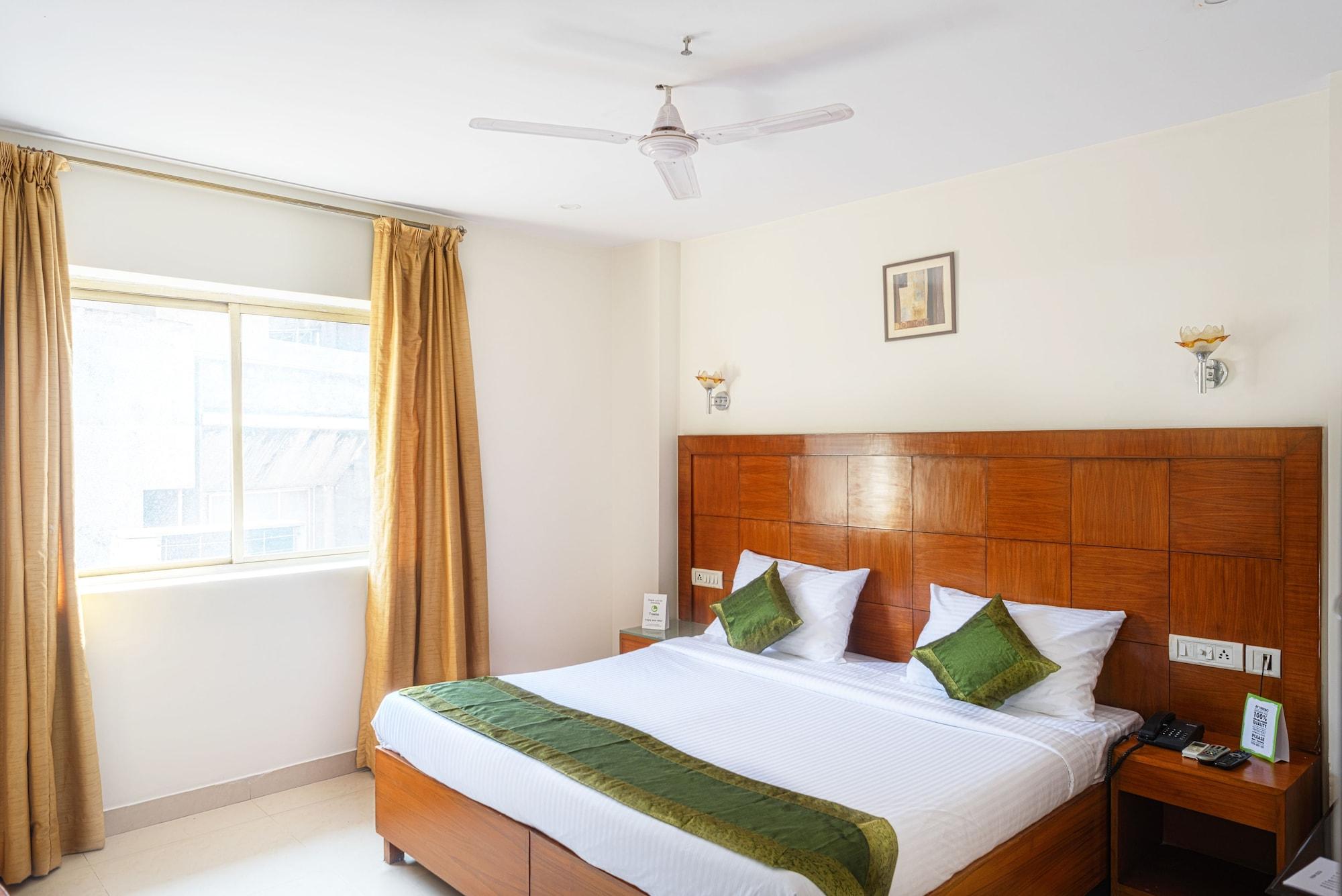 Treebo Trend Grand Plaza Nampally ไฮเดอราบัด ภายนอก รูปภาพ