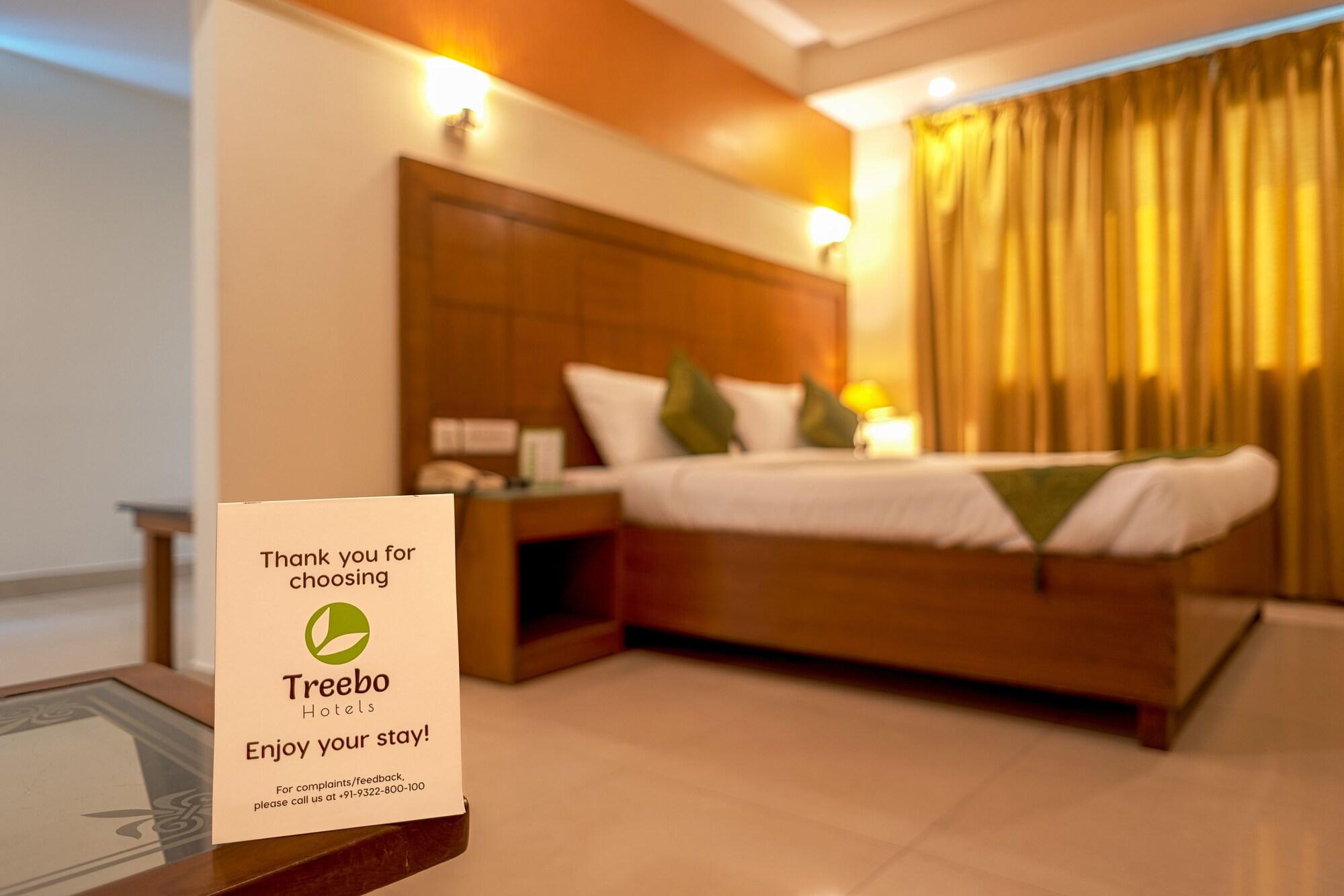 Treebo Trend Grand Plaza Nampally ไฮเดอราบัด ภายนอก รูปภาพ
