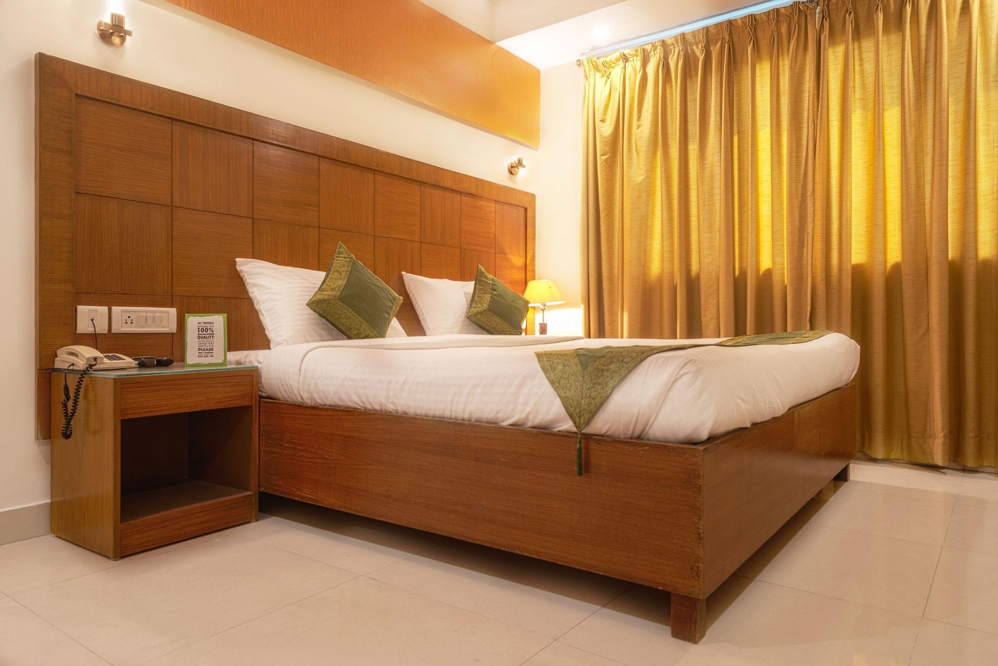 Treebo Trend Grand Plaza Nampally ไฮเดอราบัด ภายนอก รูปภาพ