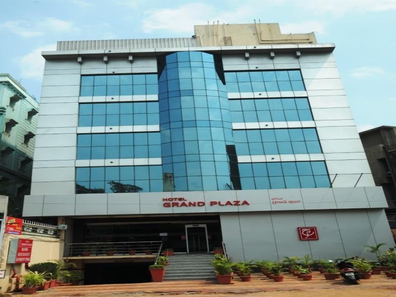 Treebo Trend Grand Plaza Nampally ไฮเดอราบัด ภายนอก รูปภาพ