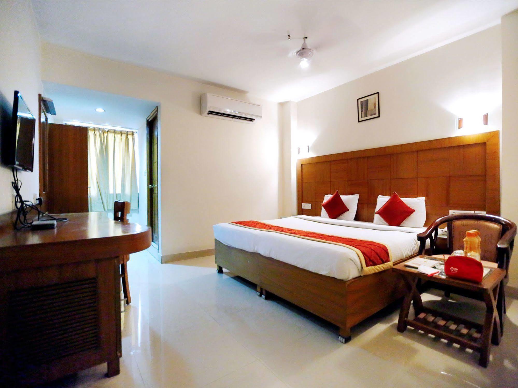 Treebo Trend Grand Plaza Nampally ไฮเดอราบัด ภายนอก รูปภาพ